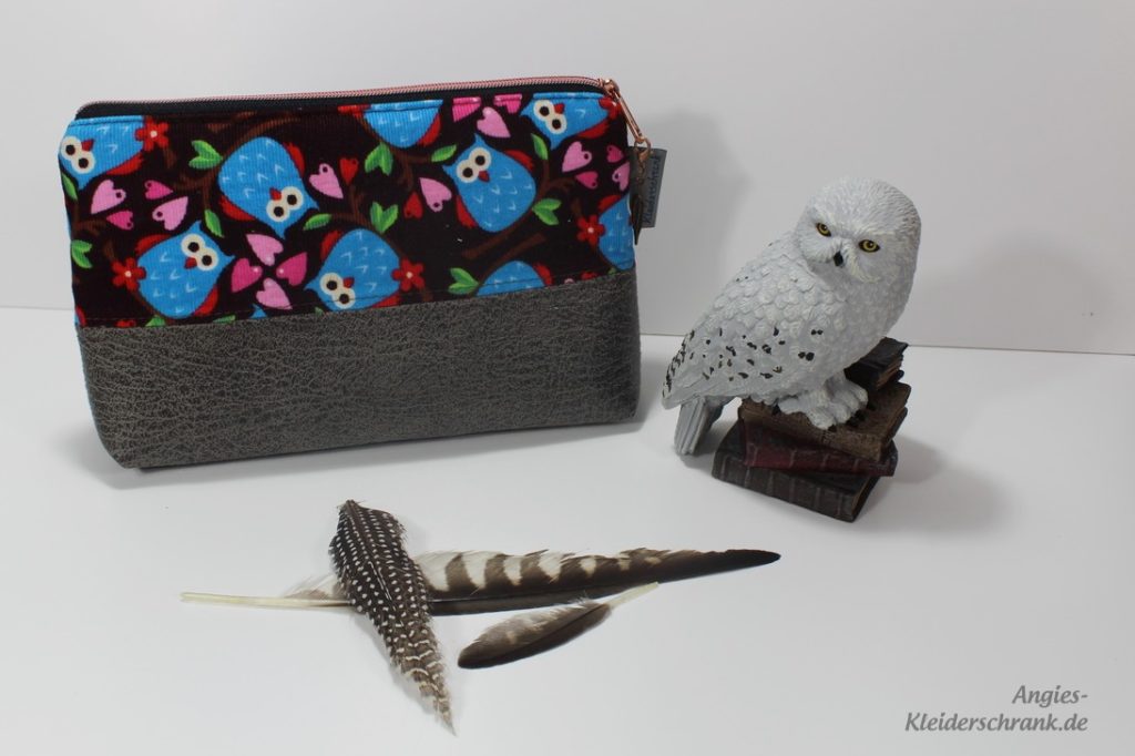 Angies Kleiderschrank, Stittasche