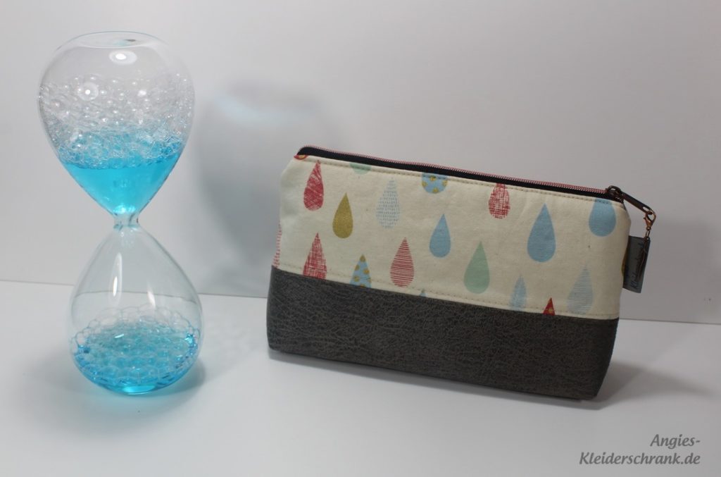 Angies Kleiderschrank, Stittasche