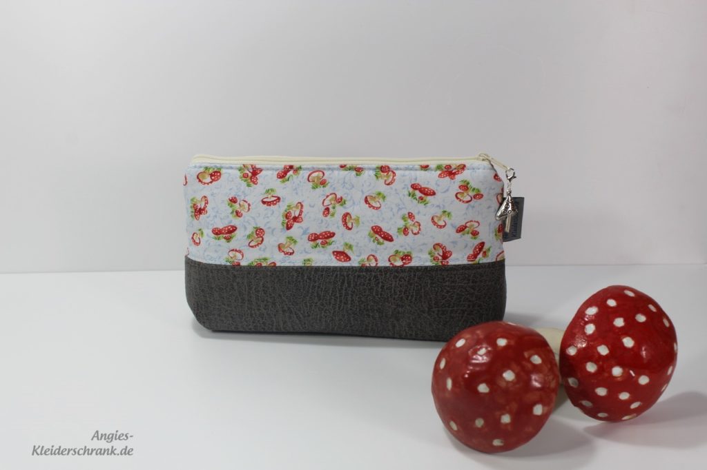 Angies Kleiderschrank, Stifttasche