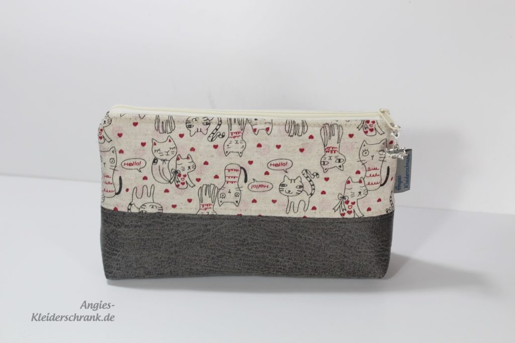 Angies Kleiderschrank, Stifttasche