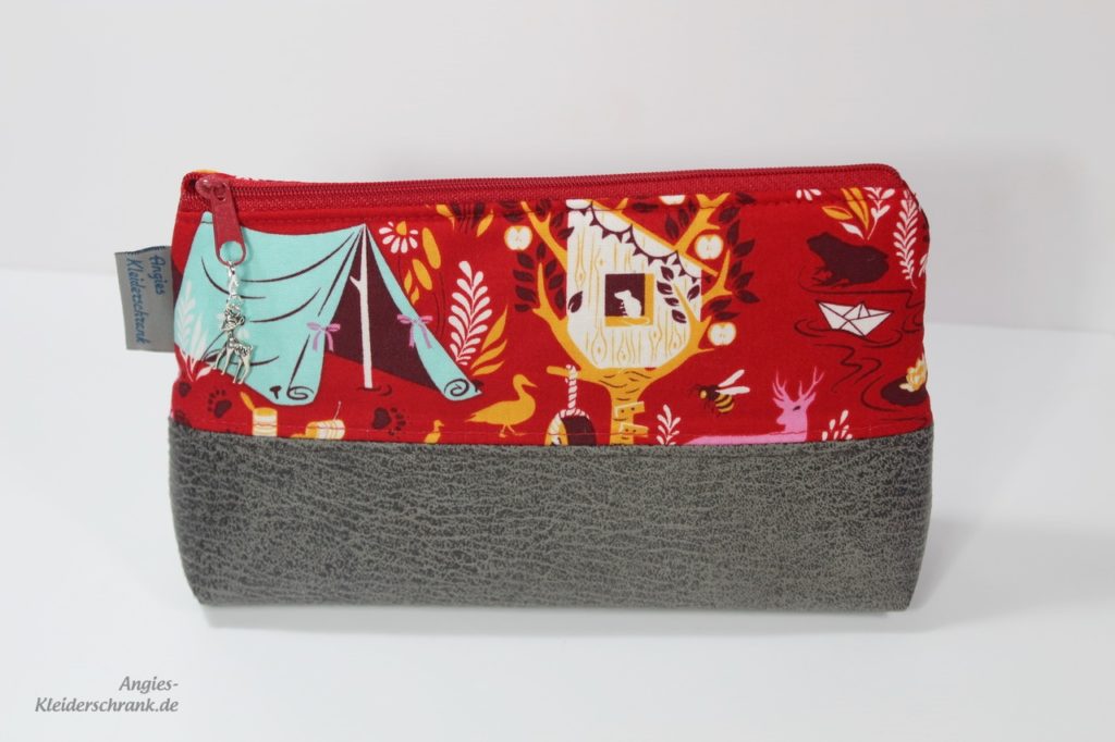 Angies Kleiderschrank, Stifttasche